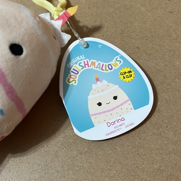 Squishmallows Dorina - Picture 2 of 4